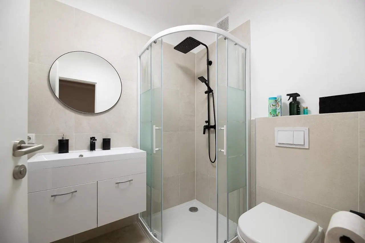Design City Apartment With Free Parking Near Schoennbrunn Palace Vienna Austria